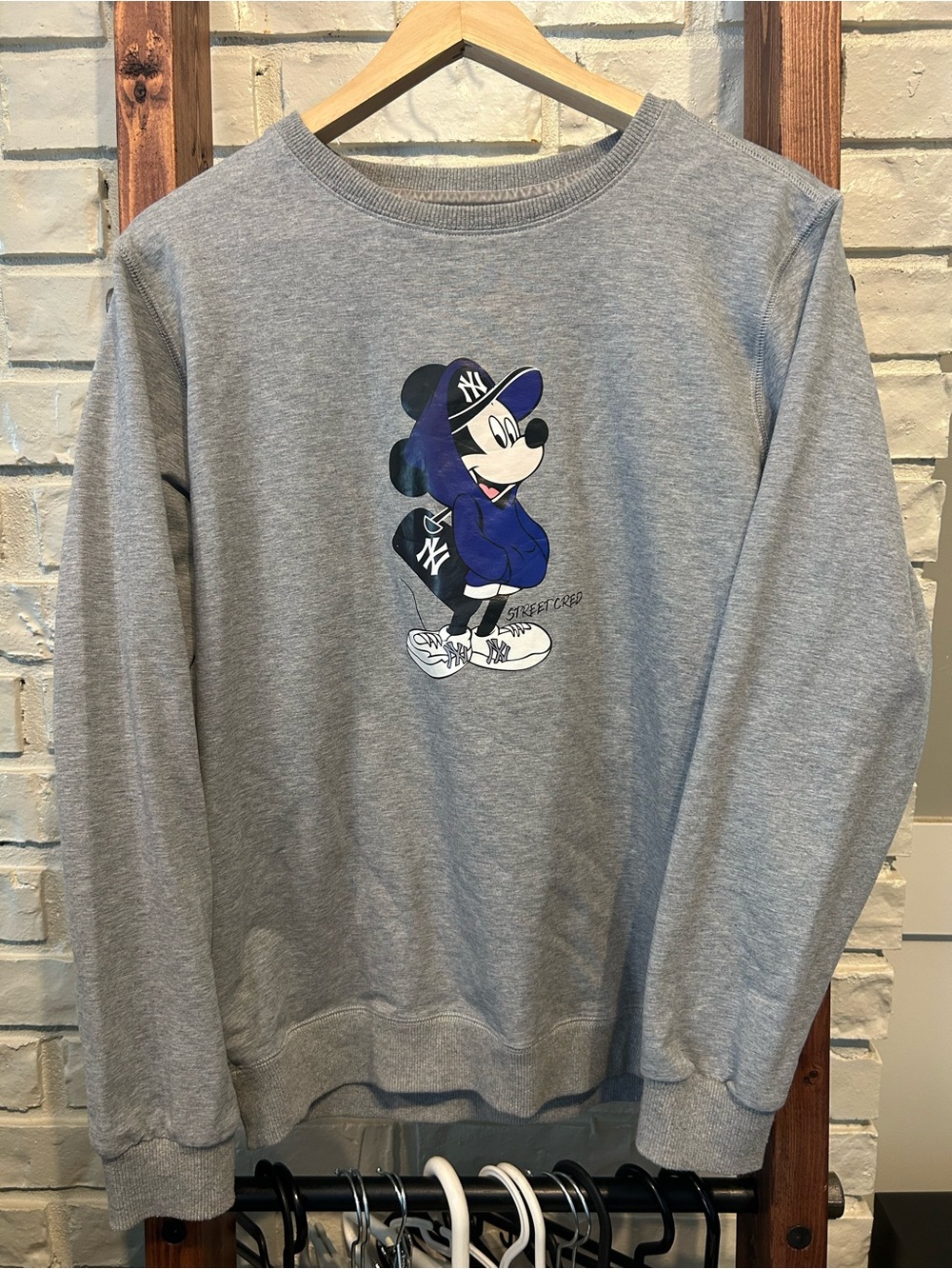 Grey Mickey Mouse New York Hat Crew Neck Sweater Size 180